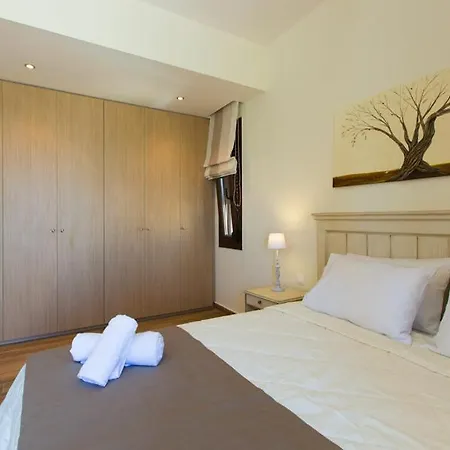 Roupes Iv, Family Villa, Fantastic Views, Private Pool Villa